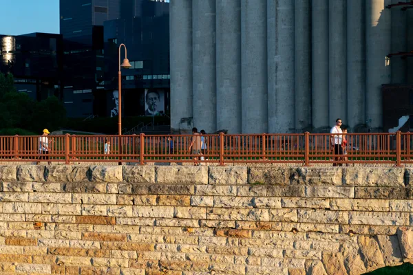 Valentine’s Heat Wave: Twin Cities Shatter Century-Old Records Under Sunny Skies