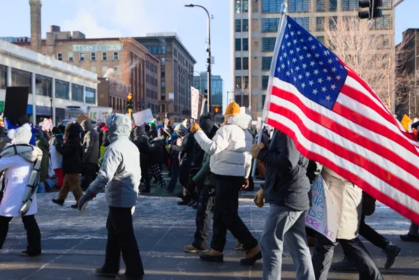 Anti-ICE demonstrations in Minneapolis and Texas highlight intensifying disputes over detention, force, and court oversight