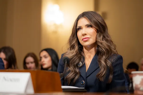 House Homeland Security chair renews request for DHS oversight hearing after fatal Minneapolis agent-involved shooting