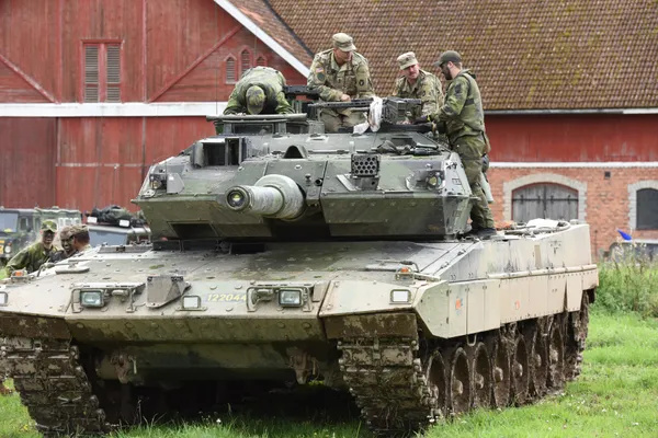 Minnesota National Guard recruiting email to students cites ICE fears and a deportation-relief program