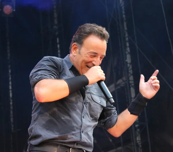 Bruce Springsteen’s ‘Streets of Minneapolis’ debuts at No. 1 in U.S. digital sales