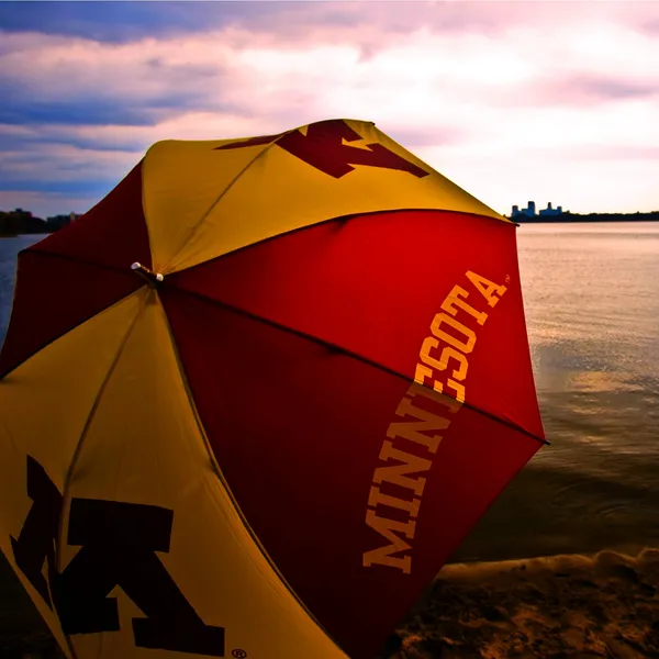 Umbrellas and Ice Scrapers: Minneapolis Braces for a Rain-Snow Shift