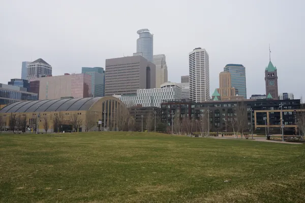 Spring Warmth Sweeps Through the Twin Cities: A Bright and Breezy Sunday Ahead
